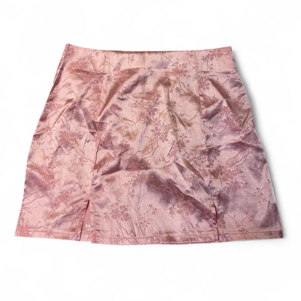 Pink satin skirt with flowers